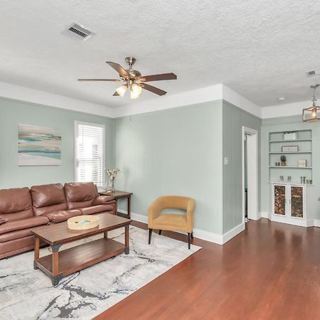 2 Kitchens,2 Living Rooms,4 Bedrooms-Close To All! Galveston Exterior photo