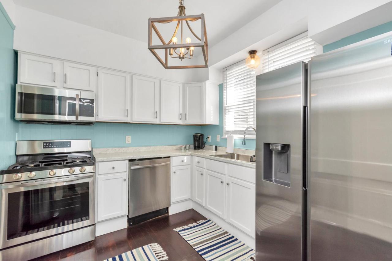 2 Kitchens,2 Living Rooms,4 Bedrooms-Close To All! Galveston Exterior photo