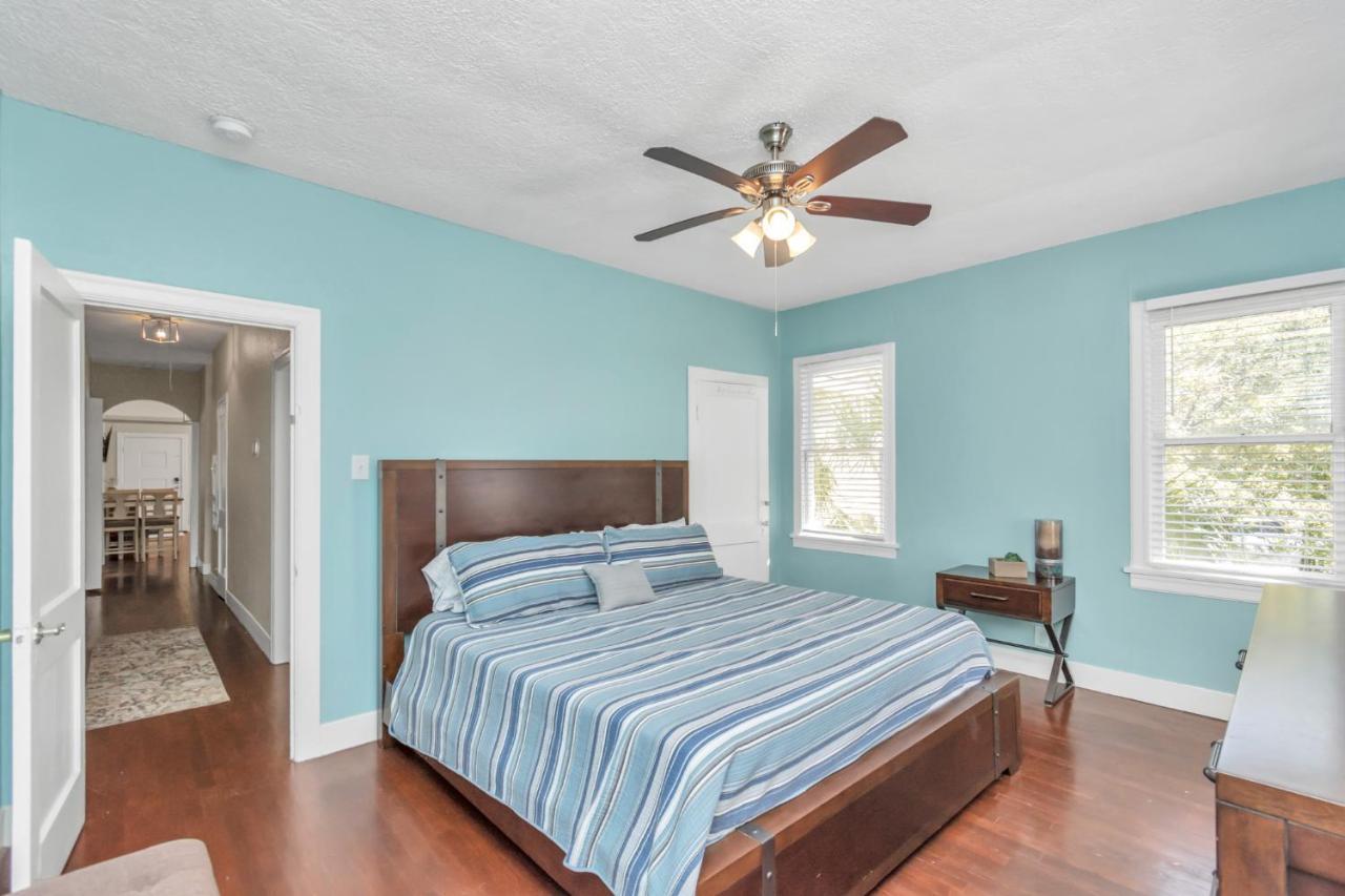 2 Kitchens,2 Living Rooms,4 Bedrooms-Close To All! Galveston Exterior photo